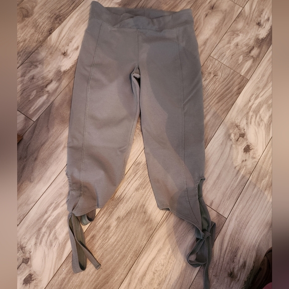 Free People Movement Turnout Boho Wrap Leggings size Medium - Picture 5 of 10